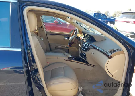 2012 Mercedes-Benz S 550 из США, поврежденный, VIN WDDNG7DB3CA469593